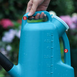 arrosoir plastique bleu