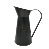 Wasserkrug aus Metall